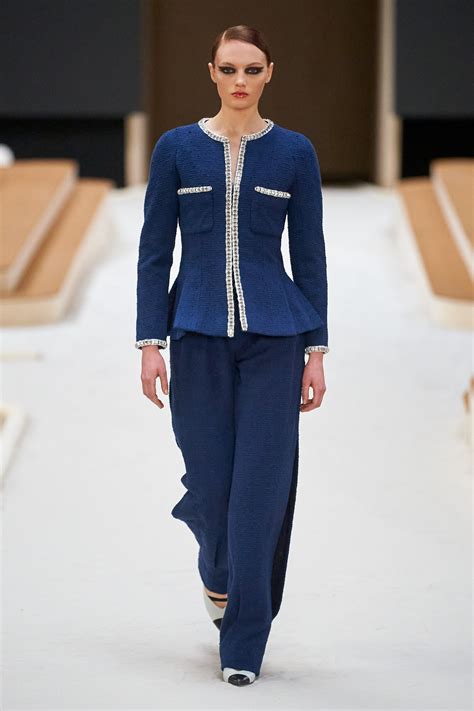 THE CHANEL SUIT SPRING.